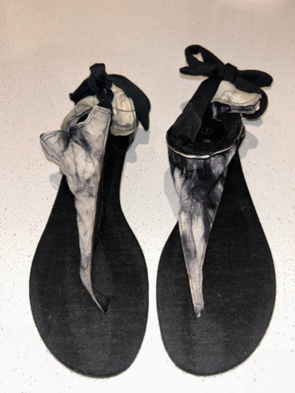 New Jules and James sandals. Sz 7 Reversible tie dye or black. Unique design lig